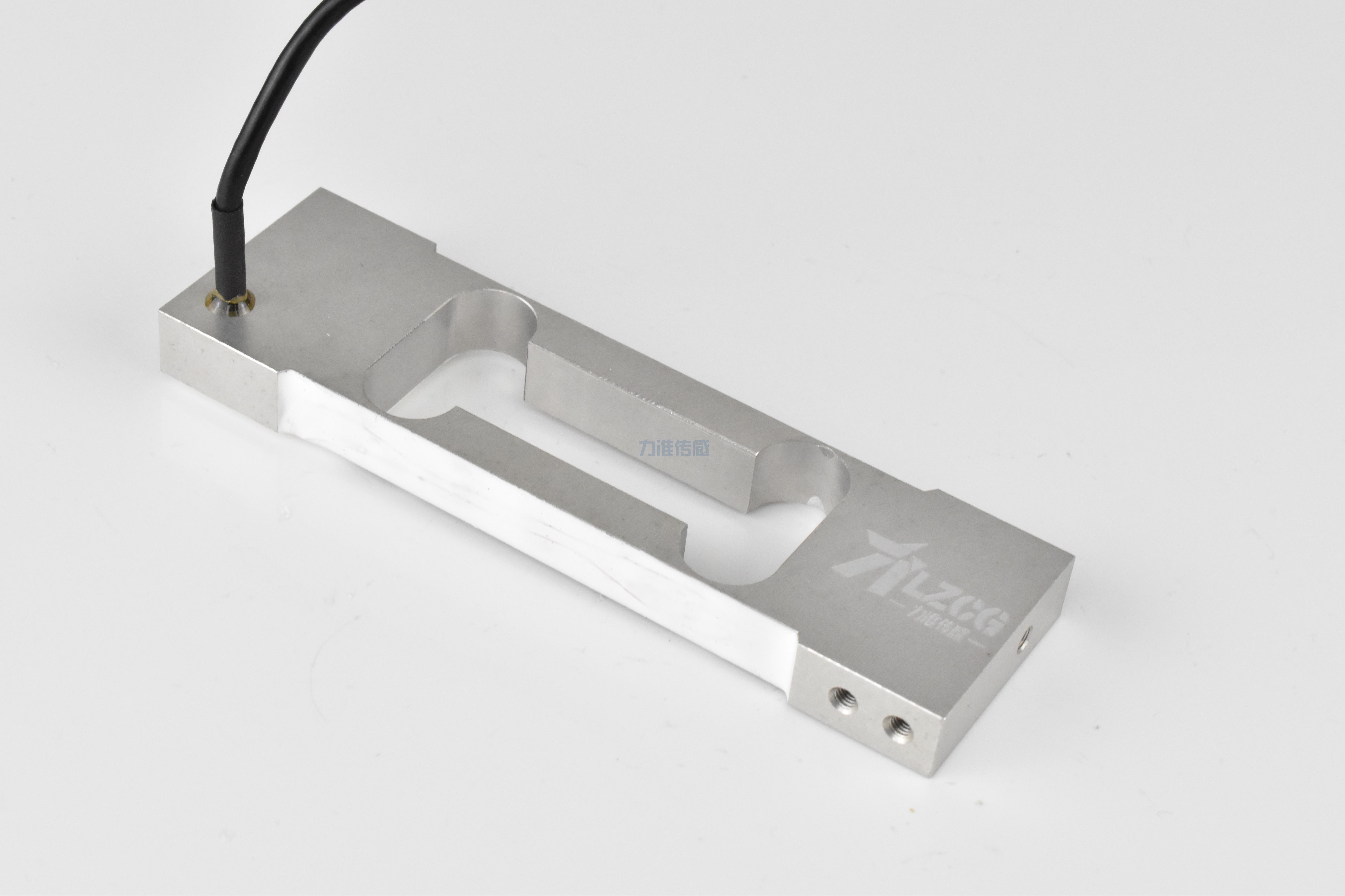 施工現(xiàn)場(chǎng)中如何將測(cè)力稱重傳感器與PLC連接起來(lái)(圖1) DSC_0755.JPG