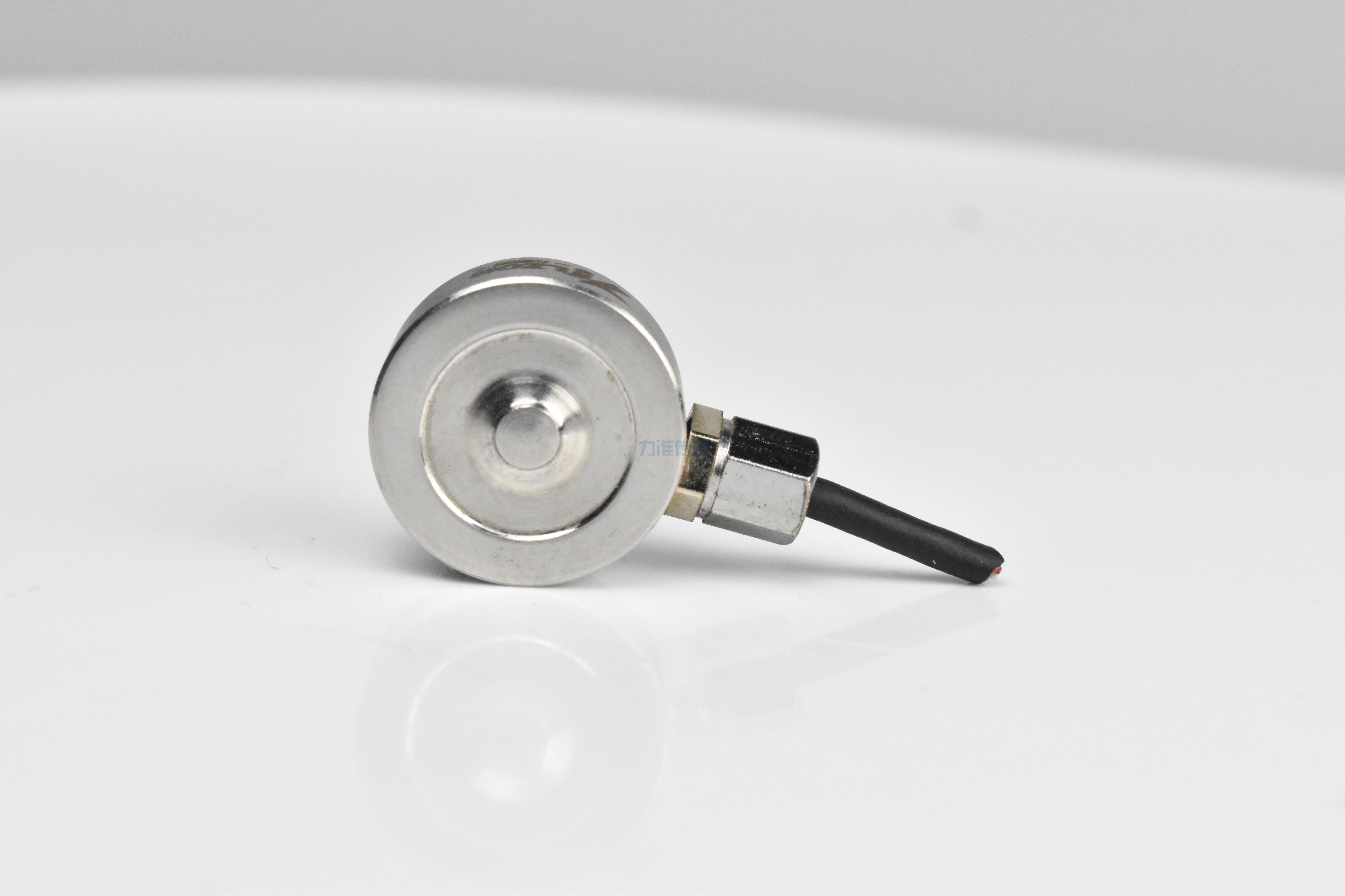 應(yīng)變片式測力傳感器彈性體的結(jié)構(gòu)形狀和相關(guān)尺寸(圖1) DSC_0394.JPG